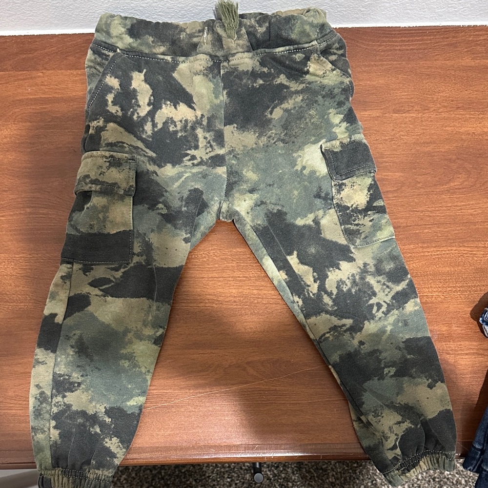 Old Navy Kids Green Camouflage Joggers
